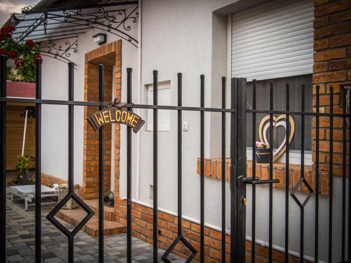 Feliz Apartman ยูลา ภายนอก รูปภาพ